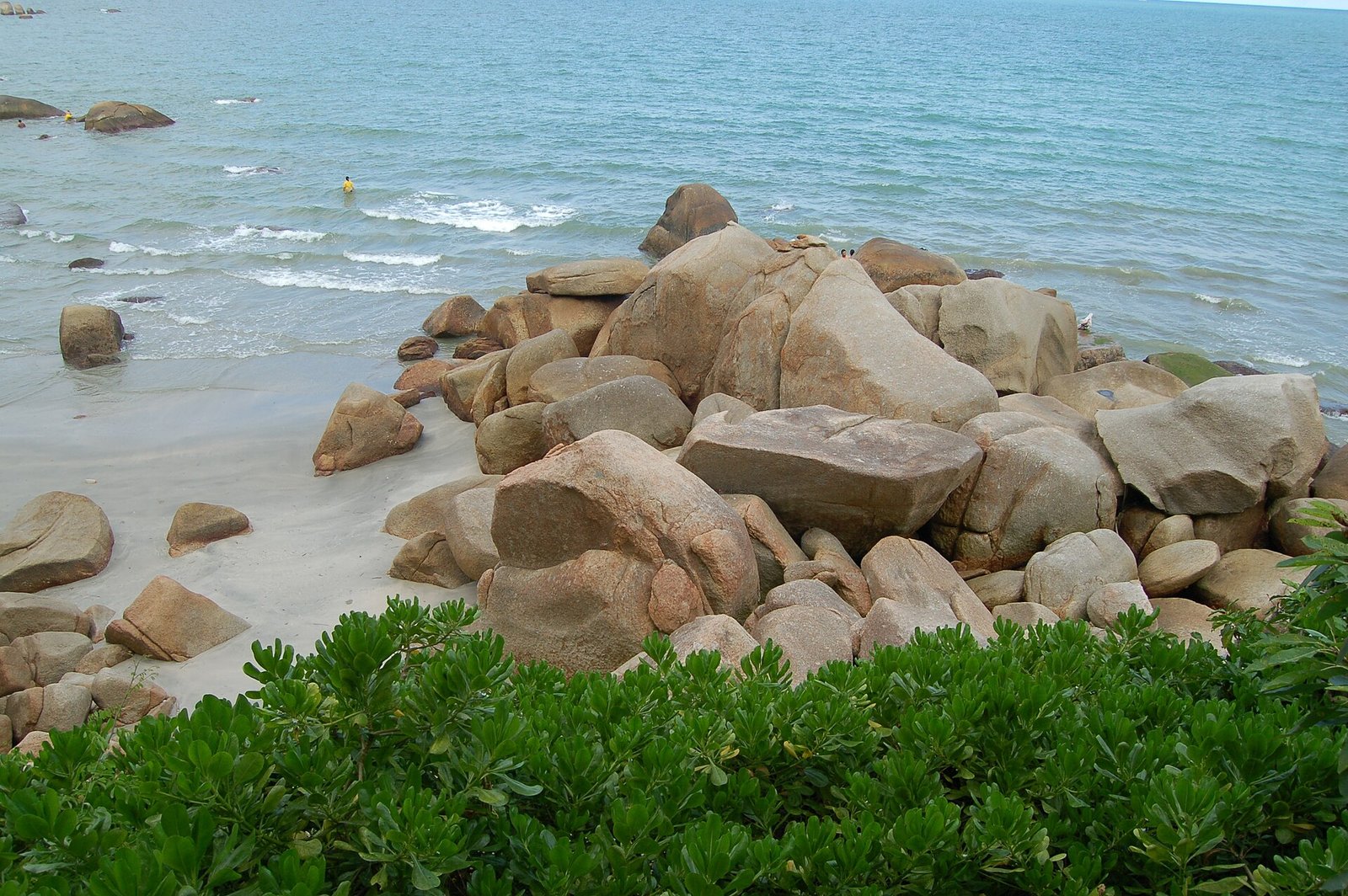 Pantai Teluk Cempedak Kuantan Pahang